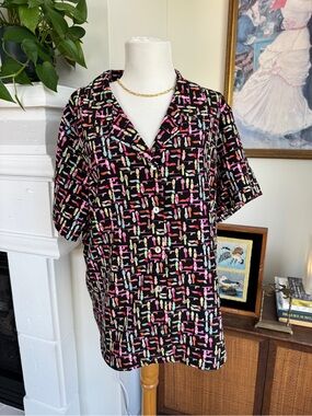 Women's Black Short-Sleeve V-Neck Top with Pink & Multicolor Print